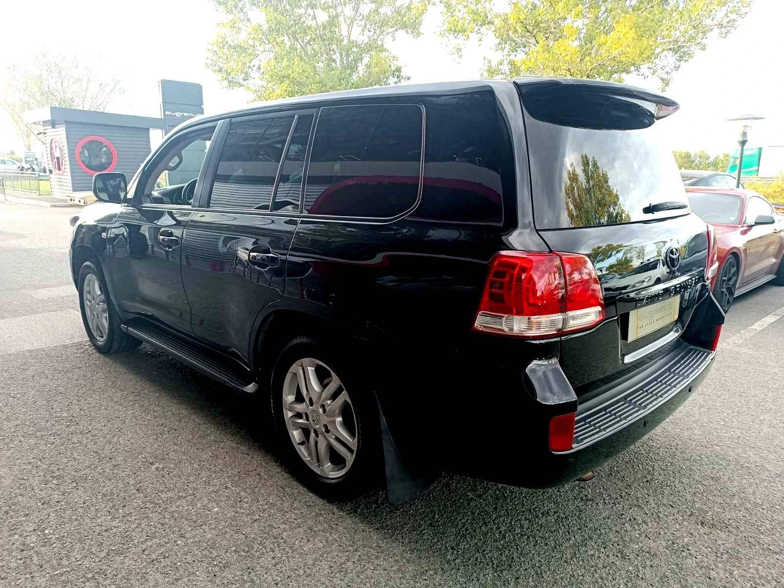 Toyota Land cruiser 200 V8 6 + 1 Seats