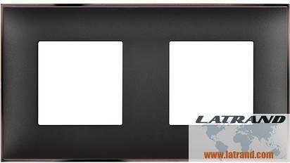Rahmen SCHWARZ MIT NICKEL 2x2 Mod. DEUTSCHER STANDARD für Montage auf Trägerrahmen 2x2 Mod. Classia Bticino - R4802M2BH