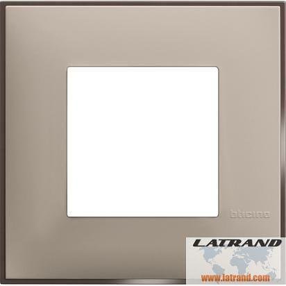 Cornice Crema Satinata 2 moduli Standard Tedesco per montaggio su telaio portante 2 moduli Classia Bticino - R4802CS