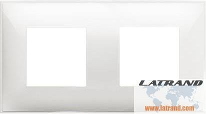 Cornice Bianca 2x2 moduli Standard Tedesco per montaggio su telai portanti 2x2 moduli Classia Bticino - R4802M2RW