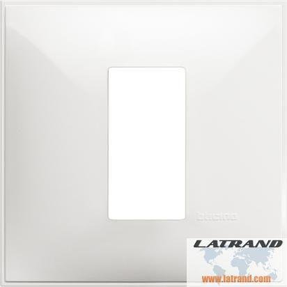 Frame WHITE 1 module GERMAN STANDARD for mounting on support frame 2 modules Classia Bticino - R4801RW