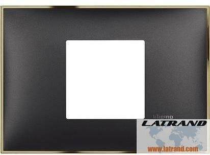 Rahmen SCHWARZ mit GOLD 2 Mod. ITALIENISCHER STANDARD für Montage auf Trägerrahmen 3 Mod. Classia Bticino - R4819BD