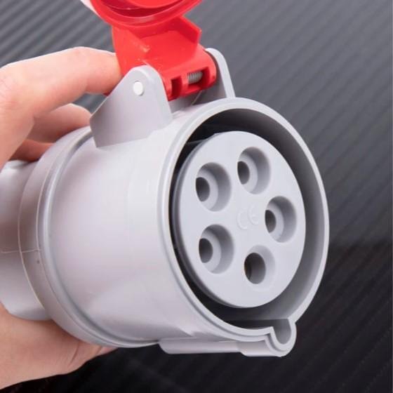 Contact industrial mobil 3P+N+E 32A IP54 serie Optima Scame-313.3247 roșu/gri