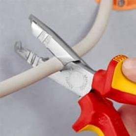 Pince de dénudage et coupeur, chromée, isolation jusqu'à Ø10 mm, VDE 1000V poignée jaune-rouge 165 mm, Knipex - K1346165