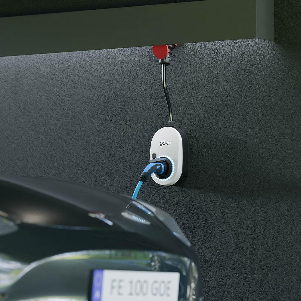 Portable charging station Gemini flex 22.1 kW, 3P 32A, with Type 2 connector, IP65 IK08, RFID, go-e - CH-04-22-01