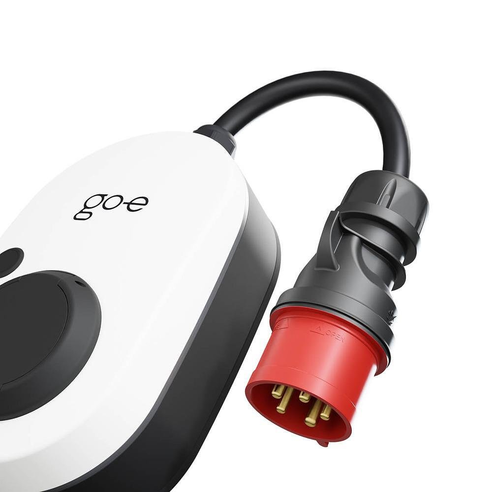 Portable charging station Gemini flex 22.1 kW, 3P 32A, with Type 2 connector, IP65 IK08, RFID, go-e - CH-04-22-01