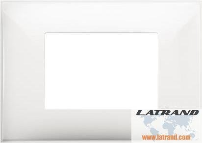 Cornice Bianca 3 moduli Standard Italiano per montaggio su telaio portante 3 moduli Classia Bticino - R4803RW