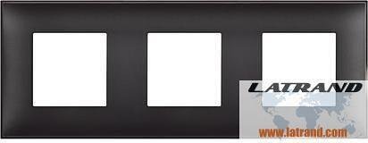 Cornice Nero Satinato 3x2 moduli Standard Tedesco per montaggio su telai portanti 3x2 moduli Classia Bticino - R4802M3BG