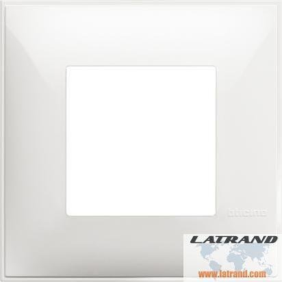Cornice Bianca 2 moduli Standard Tedesco per montaggio su telaio portante 2 moduli Classia Bticino - R4802RW