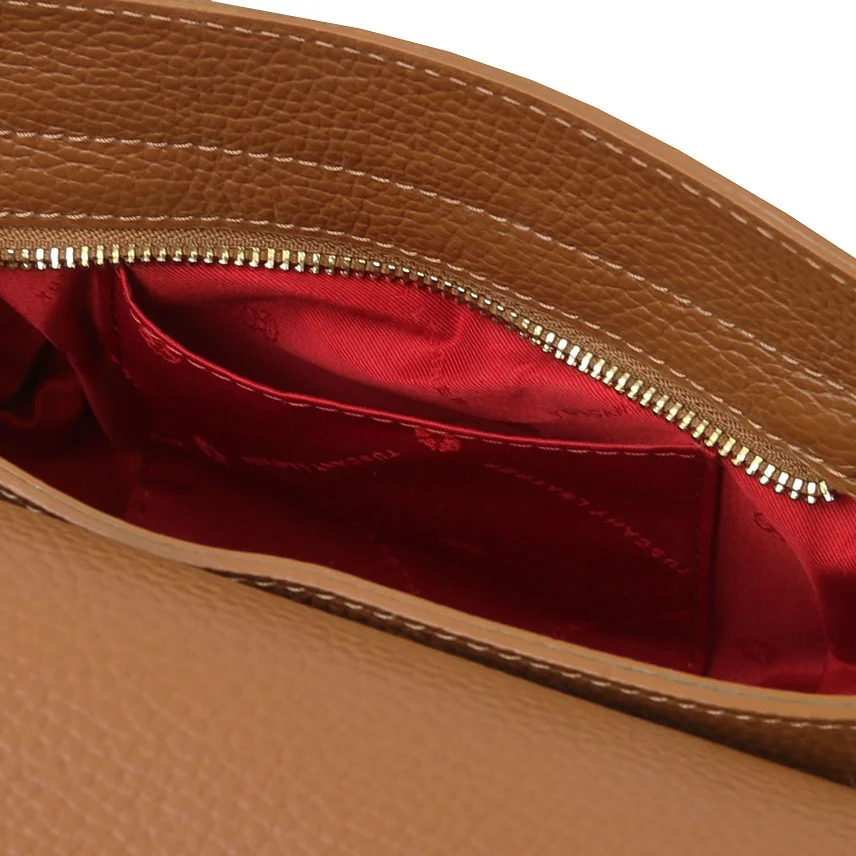 Кожена дамска чанта ASTREA Tuscany Leather