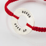 Сребърна гривна "Never Give up"