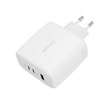 Зарядно устройство за стена Ricomm RC1201 GaN 120W, EU версия, с 1 USB-A и 2 USB-C порта, включен 2.1m USB-C кабел.