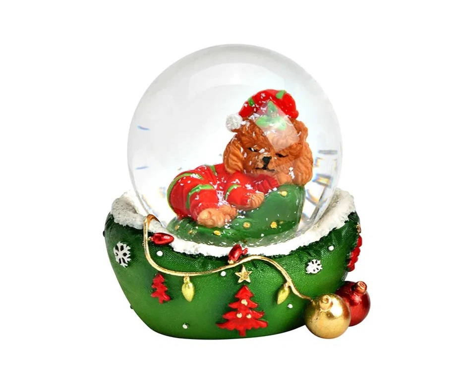 Снежен глобус куче с коледна шапка, зелен Снежен глобус куче с коледна шапка, зелен