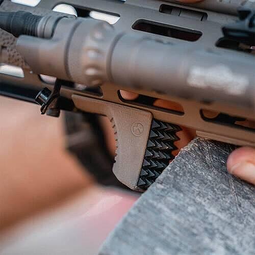 Ръкохватка MAGPUL - Front Grip Barricade Stop, M-LOK - FDE