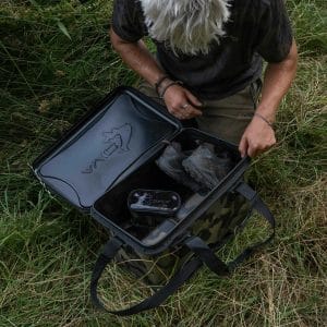 Чанта за риболовни принадлежности Avid Carp Stormshield Pro Carryall - Стандартен размер