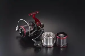 Макара с преден аванс Daiwa 23 Emblem Surf 45 SCW QD Type-R