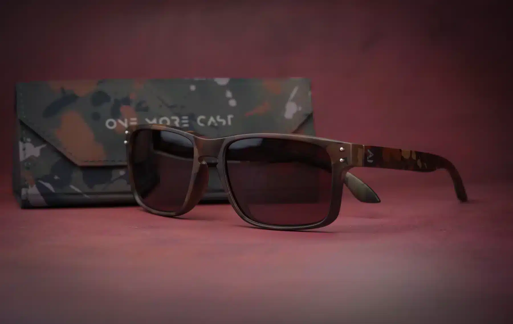 Слънчеви очила One More Cast Peekaboo Sunglasses