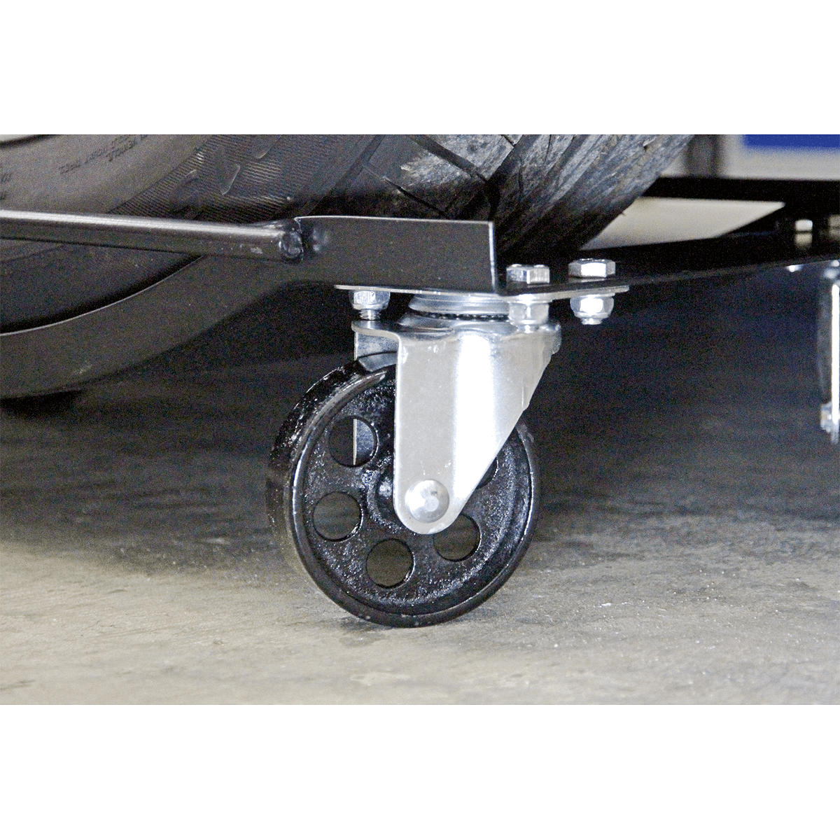 Carucior transport pentru masini avariate