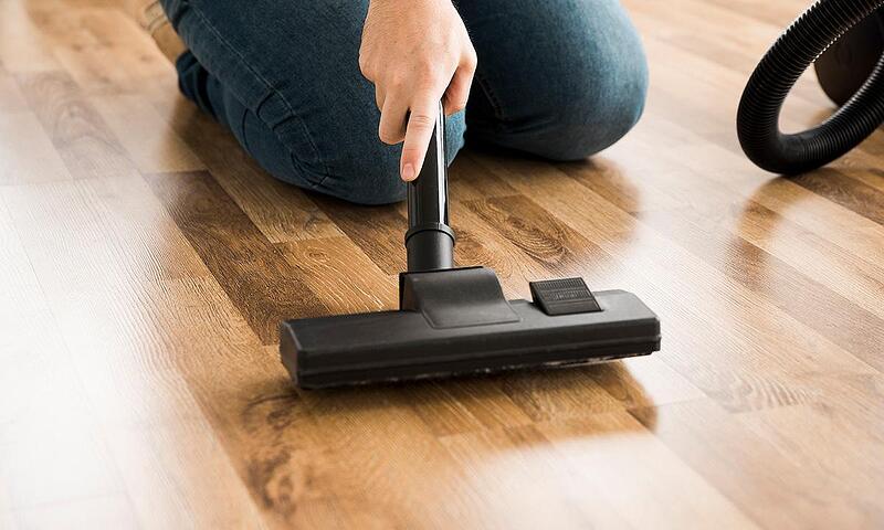 Как да почистим нашия дървен под?