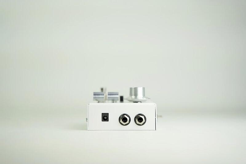 Collision Devices TARS Silver on White