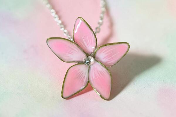 Висулка цвете