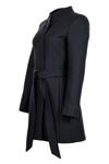 Вталено палто със скрито закопчаване и подвижен колан
