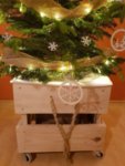 Масивна Дървена Кашпа за Коледна Елха с колелца 47-42-42 см натурална