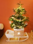 Класическа Бяла Дървена Шейна - поставка за Коледна елха и подаръци