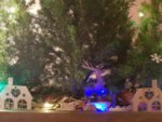 Луксозна дървена кашпа с "Коледна Горичка" от 3 бр. мини елхички