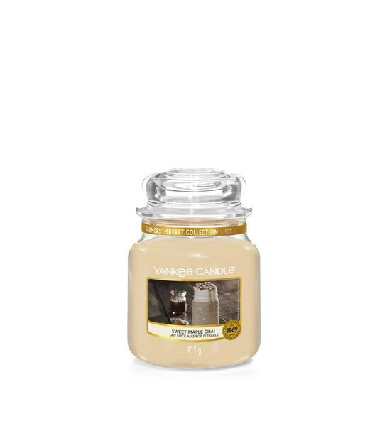 Свещ среден буркан Yankee Candle Sweet Maple Chai Свещ среден буркан Yankee Candle Sweet Maple Chai